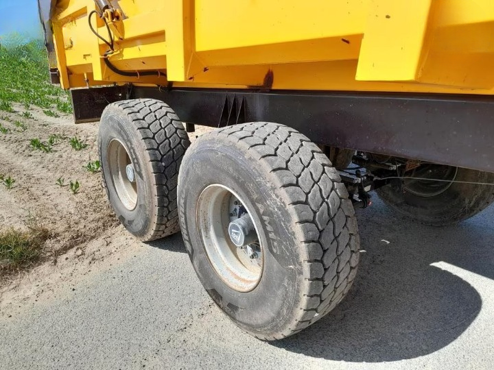 Benne basculante MACER 16T